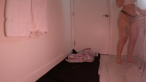 Snapshot of missalittlemasochist chatting on 03/07/26, 06:27 prettylittlenympho online show from 03/07/26, 06:27