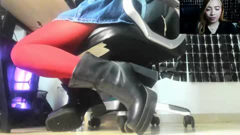Snapshot of missalmafenix chatting on 06/06/26, 06:01 missalmafenix online show from 06/06/26, 06:01