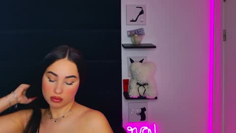 Snapshot of missameliaaa chatting on 04/28/26, 11:26 Amelia online show from 04/28/26, 11:26