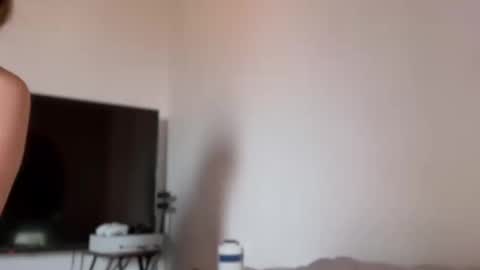 Snapshot of missameliah chatting on 09/16/25, 12:17 Ameliahs online show from 09/16/25, 12:17