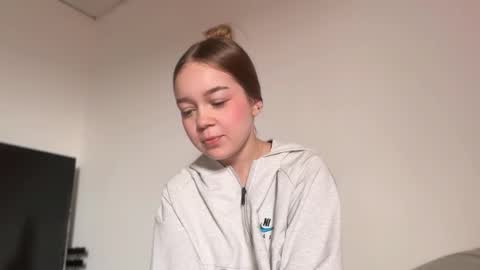 Snapshot of missameliah chatting on 10/03/25, 03:31 Ameliahs online show from 10/03/25, 03:31