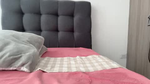 Snapshot of missameliah chatting on 11/11/25, 12:27 Ameliahs online show from 11/11/25, 12:27