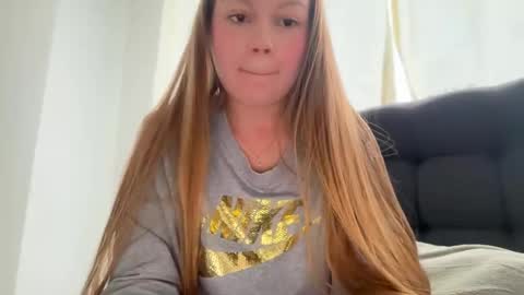 Snapshot of missameliah chatting on 02/18/26, 12:01 Ameliahs online show from 02/18/26, 12:01