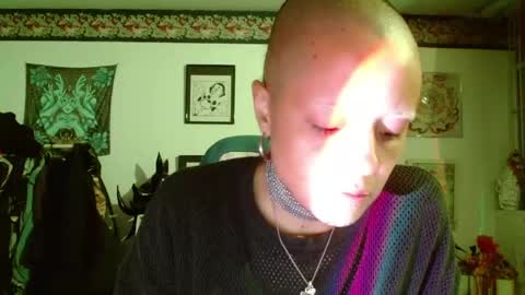 Snapshot of missanarky chatting on 04/17/26, 01:41 Anarkitten online show from 04/17/26, 01:41