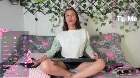 Snapshot of missangel_8 chatting on 01/17/26, 06:29 Missangel 8 online show from 01/17/26, 06:29