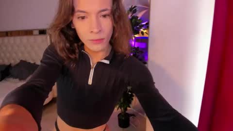 Snapshot of missarii28 chatting on 11/12/25, 07:13 Mis Ari online show from 11/12/25, 07:13