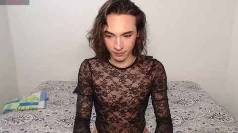 Snapshot of missarii28 chatting on 02/25/26, 05:06 Mis Ari online show from 02/25/26, 05:06