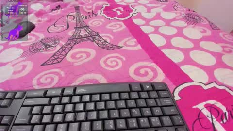 Snapshot of missbelle_ chatting on 03/17/26, 08:45 online show from 03/17/26, 08:45