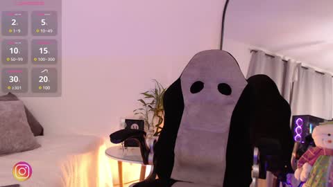 Snapshot of missblair12 chatting on 12/10/24, 12:50 MissBlair online show from 12/10/24, 12:50