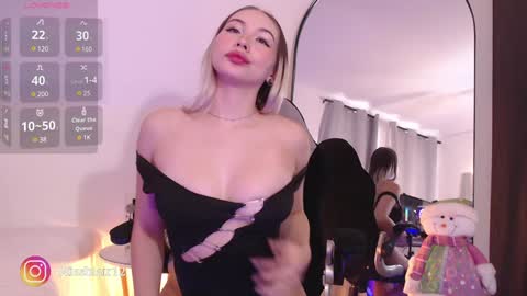 Snapshot of missblair12 chatting on 12/16/24, 02:49 MissBlair online show from 12/16/24, 02:49