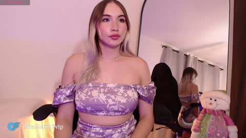 Snapshot of missblair12 chatting on 12/19/24, 12:13 MissBlair online show from 12/19/24, 12:13