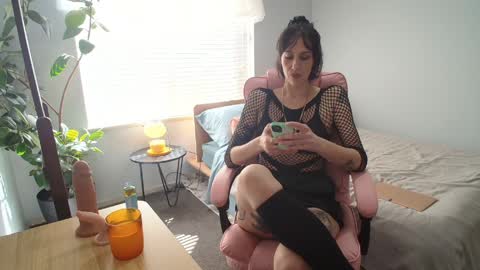 Snapshot of misscarmilla444 chatting on 03/29/26, 04:12 MissCarmilla444 online show from 03/29/26, 04:12