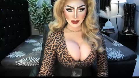 PRIESTESS CHANNEL online show from 10/15/25, 06:08