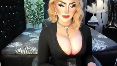 PRIESTESS CHANNEL online show from 10/20/25, 09:37