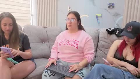 misscheelsee_as online show from 04/28/26, 03:50