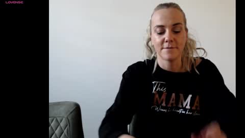 Snapshot of missconly chatting on 01/17/26, 12:32 Miss conly online show from 01/17/26, 12:32