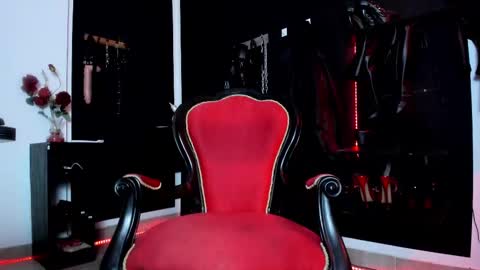 Snapshot of missdarklady chatting on 02/15/25, 12:48 Missdarklady online show from 02/15/25, 12:48