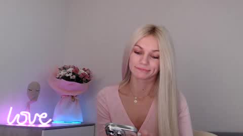 Snapshot of missemma1111 chatting on 12/23/24, 02:07 EMMA online show from 12/23/24, 02:07