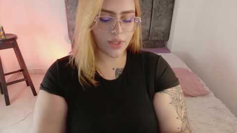 Snapshot of missevans_ chatting on 04/01/26, 03:09 missevans_ online show from 04/01/26, 03:09