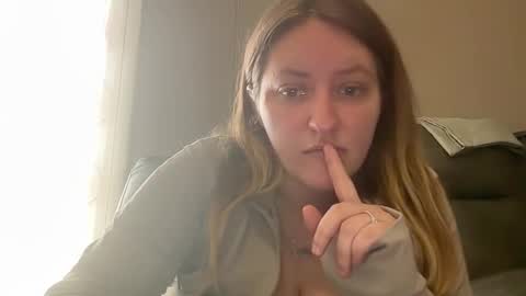 Snapshot of missfantastic0903 chatting on 05/27/26, 04:15 missfantastic0903 online show from 05/27/26, 04:15