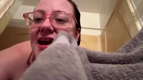 Snapshot of missfireab chatting on 03/17/26, 04:32 missfireab online show from 03/17/26, 04:32