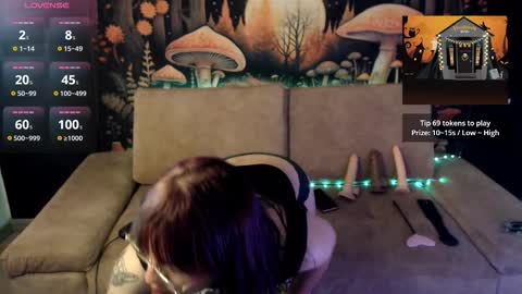 Snapshot of missfungi chatting on 10/10/25, 01:43 Luna online show from 10/10/25, 01:43
