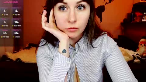 Snapshot of missgenevaonceagain chatting on 03/12/25, 10:17 G online show from 03/12/25, 10:17