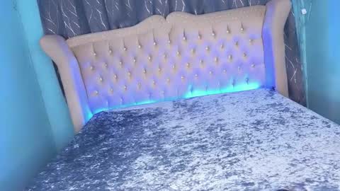 Snapshot of missionary_addiction_cumshot chatting on 09/24/25, 11:30 im your queen steffie online show from 09/24/25, 11:30