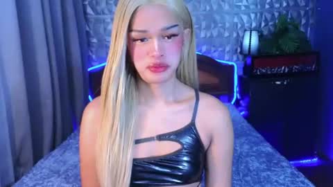 Snapshot of missionary_addiction_cumshot chatting on 06/13/26, 05:44 im your queen steffie online show from 06/13/26, 05:44