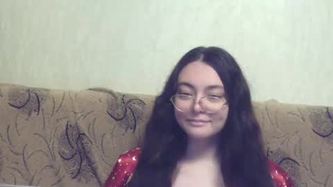 Snapshot of missis_mona chatting on 10/17/25, 08:33 missis mona online show from 10/17/25, 08:33