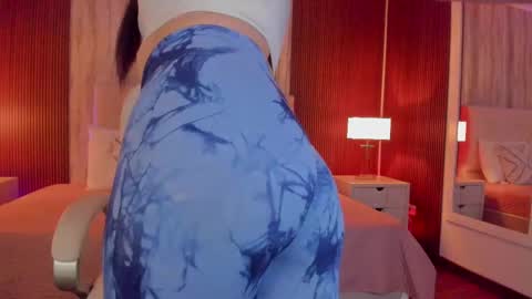 Snapshot of missisabella1 chatting on 02/21/25, 02:38 Bella Castillo online show from 02/21/25, 02:38