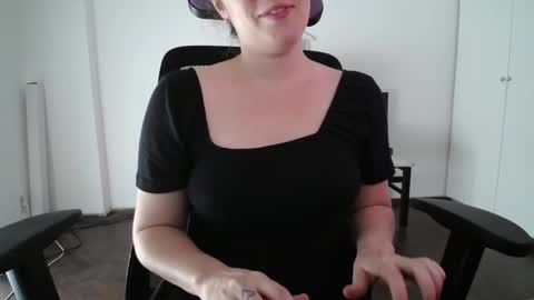 Snapshot of missivana777 chatting on 02/21/25, 05:42 Ivana online show from 02/21/25, 05:42