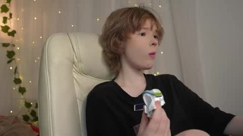 Snapshot of misska__ chatting on 10/14/25, 08:15 BONYA online show from 10/14/25, 08:15