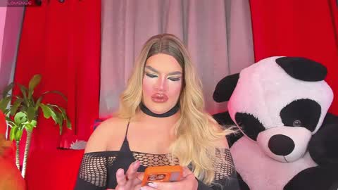 kassandra lazcano online show from 05/10/26, 01:00