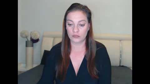 Khloe online show from 12/21/25, 05:20