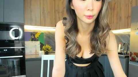 Snapshot of missliiaa chatting on 04/06/26, 08:04 Aiza my last streams til Dec 8 online show from 04/06/26, 08:04
