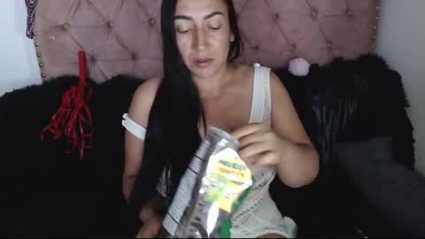 Snapshot of misslucyy1 chatting on 04/09/26, 10:37 luccy online show from 04/09/26, 10:37