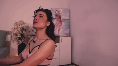 Lullu online show from 11/26/25, 02:18