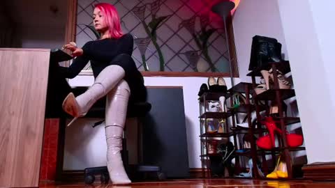 Im Valentina  online show from 06/17/26, 02:47