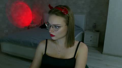 OneGoddess online show from 10/26/25, 04:13