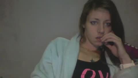 Snapshot of missmeandre chatting on 12/19/24, 06:56 4bdn couple online show from 12/19/24, 06:56
