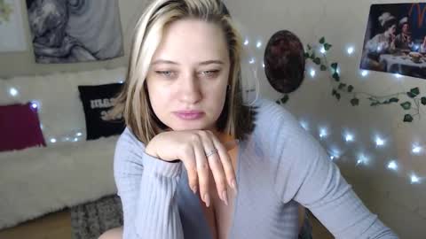 Snapshot of missmelons_ chatting on 01/29/25, 03:26 Li  online show from 01/29/25, 03:26