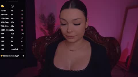 Snapshot of missmerciless chatting on 02/16/25, 06:43 LUXXANDRA online show from 02/16/25, 06:43