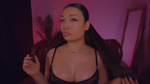 Snapshot of missmerciless chatting on 02/23/25, 05:45 LUXXANDRA online show from 02/23/25, 05:45