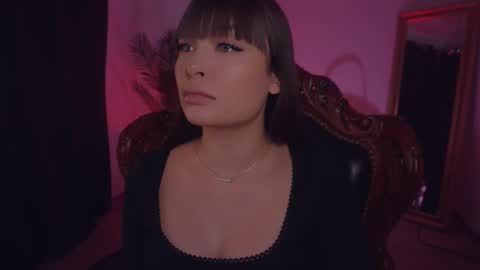 Snapshot of missmerciless chatting on 02/25/25, 08:25 LUXXANDRA online show from 02/25/25, 08:25