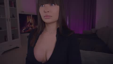 Snapshot of missmerciless chatting on 02/10/26, 06:17 LUXXANDRA online show from 02/10/26, 06:17