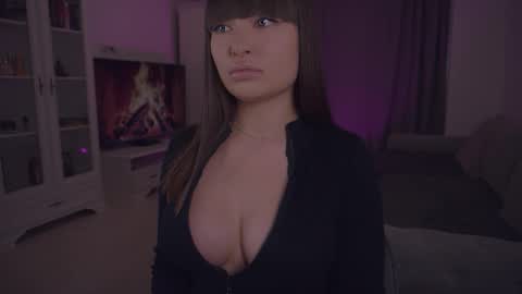 Snapshot of missmerciless chatting on 02/25/26, 06:45 LUXXANDRA online show from 02/25/26, 06:45