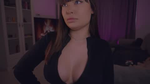 Snapshot of missmerciless chatting on 03/04/26, 06:19 LUXXANDRA online show from 03/04/26, 06:19