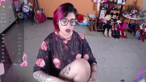 Snapshot of missmia2 chatting on 12/16/24, 08:26 Miss Mia online show from 12/16/24, 08:26