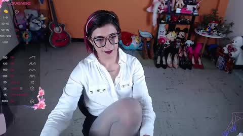Snapshot of missmia2 chatting on 12/17/24, 12:54 Miss Mia online show from 12/17/24, 12:54